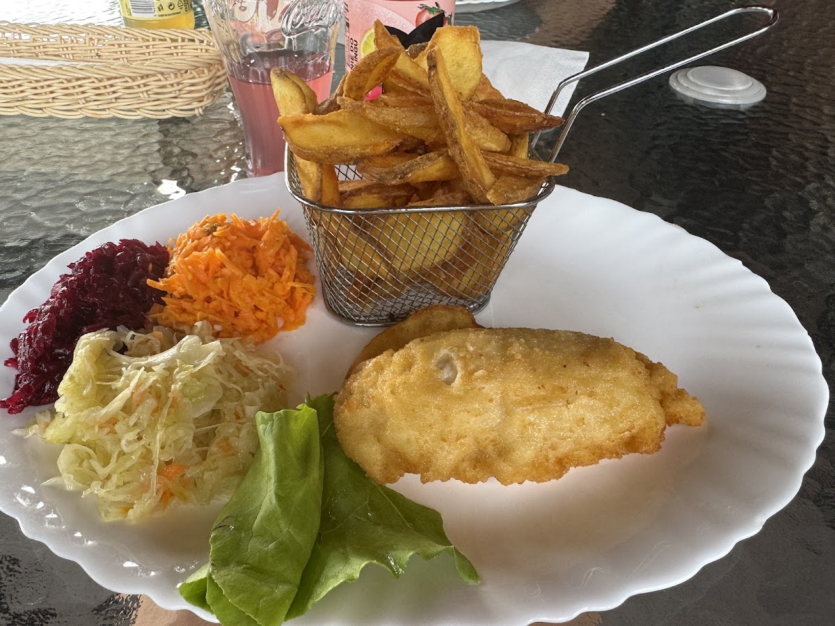 Kotlet schabowy z frytkami